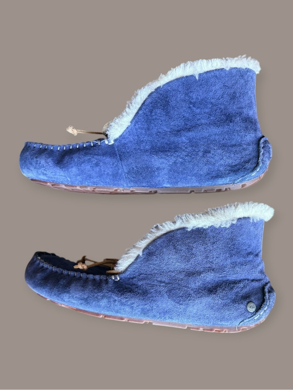 UGG Women’s Alena Slipper / Moccasin Versatile Worn Up or Down - Picture 5 of 12